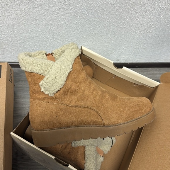 St. John's Bay Womens Deerfield Booties Cognac - Picture 4 of 4